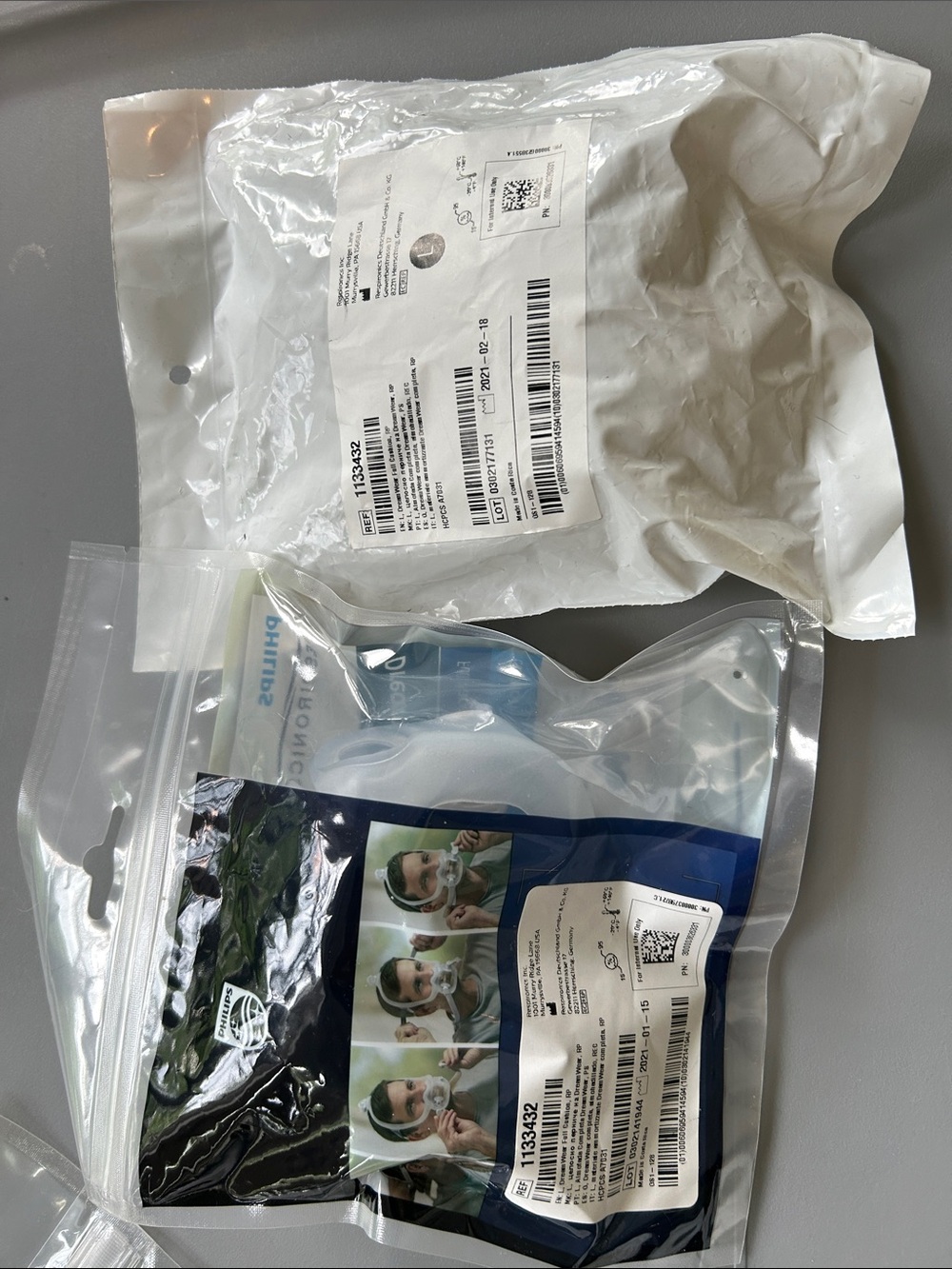 Philips Respironics CPAP Dreamwear Headgear w/5 full cushion masks. Size L - Picture 6 of 7